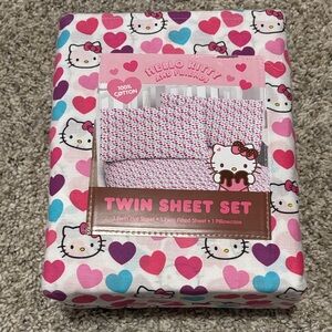 NWT Hello Kitty Heart Valentine Twin Sheet Set